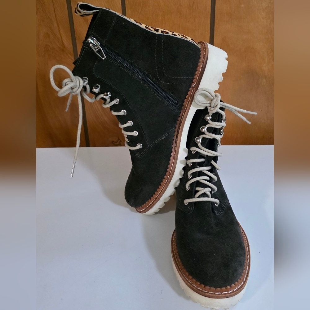 DOLCE VITA Stylish Grey Suede Ankle Boots With Leopard Print Accent Sz. 7.5 - Picture 3 of 11